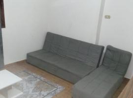 studio, hotel Az Zaqāzīq városában