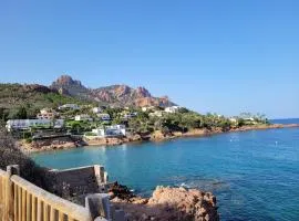 studio agay a 2 pas des plages