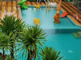 Mana-An Lake Hill Resort, hotel com piscina em Chiang Mai