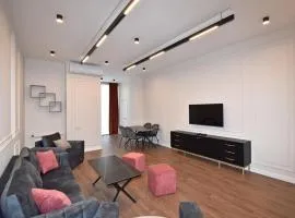 Deluxe 2 Bedroom, 2Bathroom Apartment in the Middle of City Center, New Building