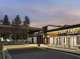 Courtyard by Marriott Bakersfield, hotel cerca de Aeropuerto de Meadows Field - BFL, Bakersfield