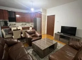 Central Luxe Apartment