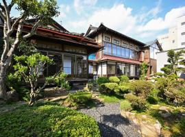 Hideaway Tabaki, holiday home in Echizen-shi