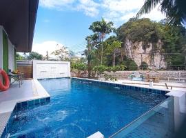 Krabi River Cottage Pool Villa, family hotel in Ban Krabi Yai
