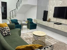 Affordable luxury 3bed apartment, rumah percutian di Maiyegun