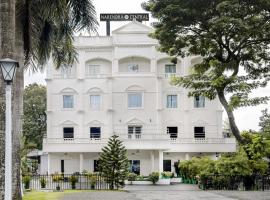 Hotel Narendra Central, hotel v destinaci Mūvattupula