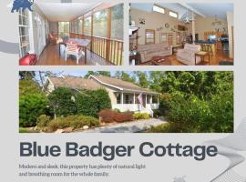 Blue Badger Cottage -Perfect Getaway!, hotel u gradu Morton Grove