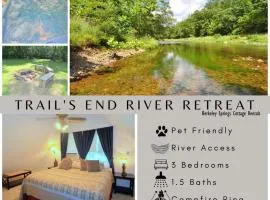 Trails End River Retreat - River Access - Pet Friendly - Hot Tub - Grill - Wifi - Fire Pit - Deck - Screen Porch - Family Friendly - Fishing - King Bed - Wood Stove