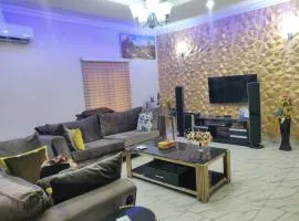 Eny's Place, 3 Bedroom Service Duplex Apartment