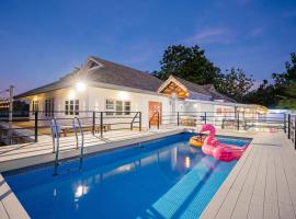 สตาร์ไลท์ พูลวิลล่า ชะอำ หัวหิน, hotel v destinaci Ban Huai Sai Tai