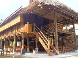 HÀ GIANG WOODEN HOUSE, hotel di Ha Giang