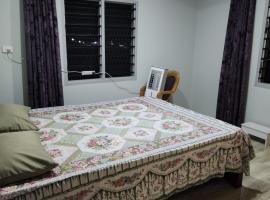 Lot 10 Hasmat Road, hotel with parking in Nausori