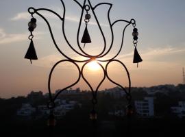 Lotus View Living by Three Peace Soup, хостел в Хайдарабаде
