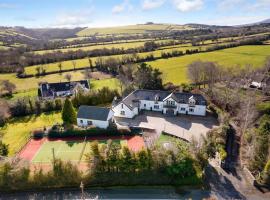 Winton Grove – for outdoor and tennis enthusiasts, apartment in Kilmacanoge