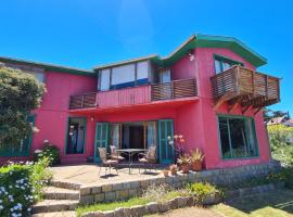 Casa Isla Negra con hermosa vista al mar, בית נופש בIsla Negra