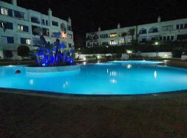 Kabila plage appartement avec vue directe sur la piscine z6, hôtel à Sania Torres