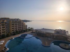 Grand Midia Resort, Sky level apartments, smještaj uz plažu u gradu 'Aheloj'
