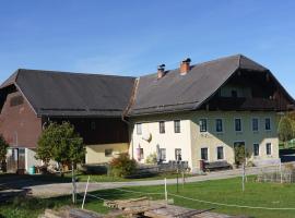 Private Farmhouse Escape - Ideal for up to 8 Guests, hôtel pour les familles à Seeham