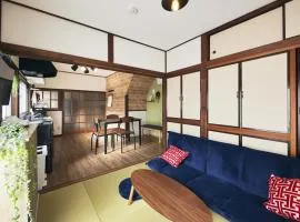 Est house KAMEARI -Entire Tokyo House with Direct Bus Access to Airport and Disney in a Peaceful Local Neighborhood with 24 Hour Shops and Dining Options-
