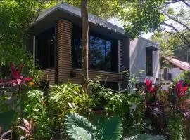 Condo VNV walking distance to the beach
