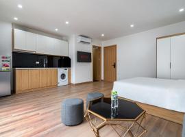 Viesnīca Casa Feliz Serviced Apartment Hanojā, netālu no apskates objekta Hang Day Stadium