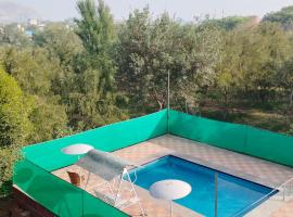 Jhalana Resort & pool party, hotel a Jaipur