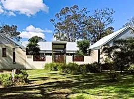 Huge house Your Hunter Valley Wine Staycation !