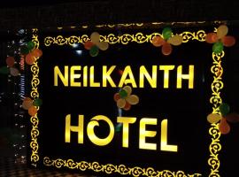Hotelneilkanthdhanaulti, hótel í Dhanaulti