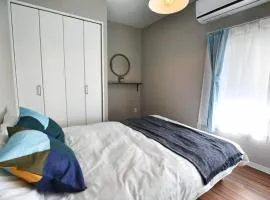 QU102 Edogawa Japanese Style Apartment 102 has direct access to Akihabara and Shinjuku, with convenient transportation and free WiFi
