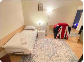 Single Room - Kings Cross, Female Only,, Guest Rooms