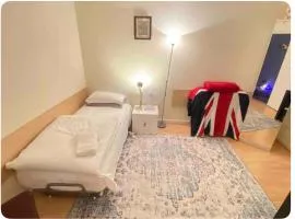 Single Room - Kings Cross, Female Only,, Guest House
