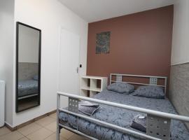 05 - Chambre confort au calme avec TV WIFI, hotel en Saint-Denis