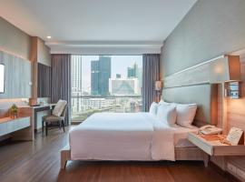 Adelphi Suites Bangkok - SHA Extra Plus, hotell nära Jaisamarn Church, Bangkok