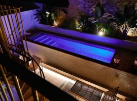 Dormsy aparthotel House: Arenys de Mar'da bir otel