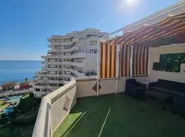 Benalbeach. Espectacular terraza, vistas al mar.