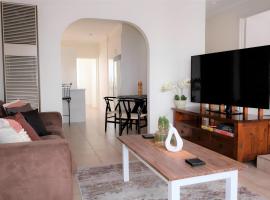 Cosy, stylish 3 bedroom stay in Hoppers Crossing, villa em Tarneit