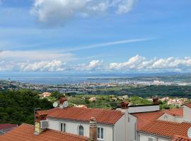 Casa Capodistria with sea view, hotel with parking in Koper