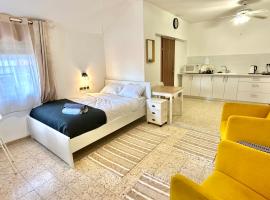 Salamandra Guest House, hotel em Nahariya