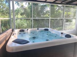 Charming House with Jacuzzi, vil·la a Indang