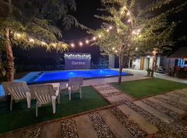 November Garden พูลวิลล่าชัยนาท, hotel com estacionamento em Ban Bung Hak Kong Sin