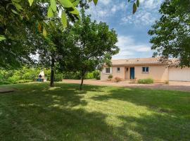 Gîte Le 31 Bis, en centre ville avec jardin., hotel in Blaye