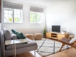 GuestReady - Homely Leeds City Apartment Sleep 4, hotel with parking in Meanwood