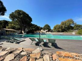 Appartement à Cala Rossa, Hotel in Lecci