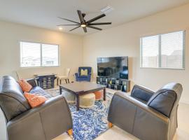 Spacious Maricopa Vacation Home about 4 Mi to Downtown, hotell med parkeringsplass i Maricopa