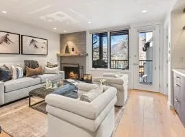 New Listing 3BR 3BA Aspen Condo