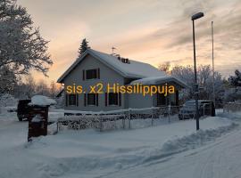 Nina`s GuestHouse, include x 2 Himos Ski Pass, 160 m2, hotelli kohteessa Jämsä