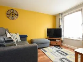 Air Maison - Family Home with Off-Road Parking
