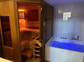 El Gallinero, Loft con sauna y jacuzzi, מלון זול בCasas Altas