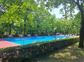 Szoba kil&aacute;t&aacute;ssal apartman, hotel na praia em G&aacute;rdony