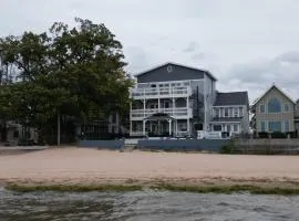Historic Oneida Lakefront 2BR 1BA Condo 4